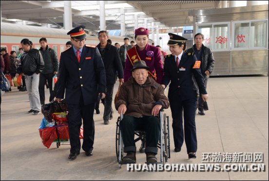 �����ٽ�����ɽվ��ƱԱÿ���ͷ̧ͷ4000��