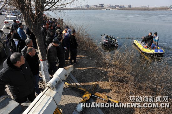 ���Ϻ�����һ������ˮ�γ�����Ԯ��Ա����