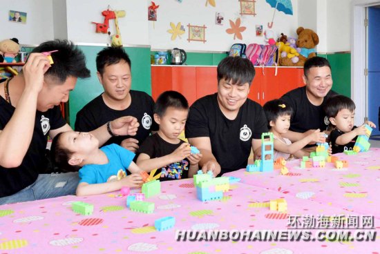 ��ɽ������Ӱ�Ŷӡ���һ���װ��ģ���ͼ��