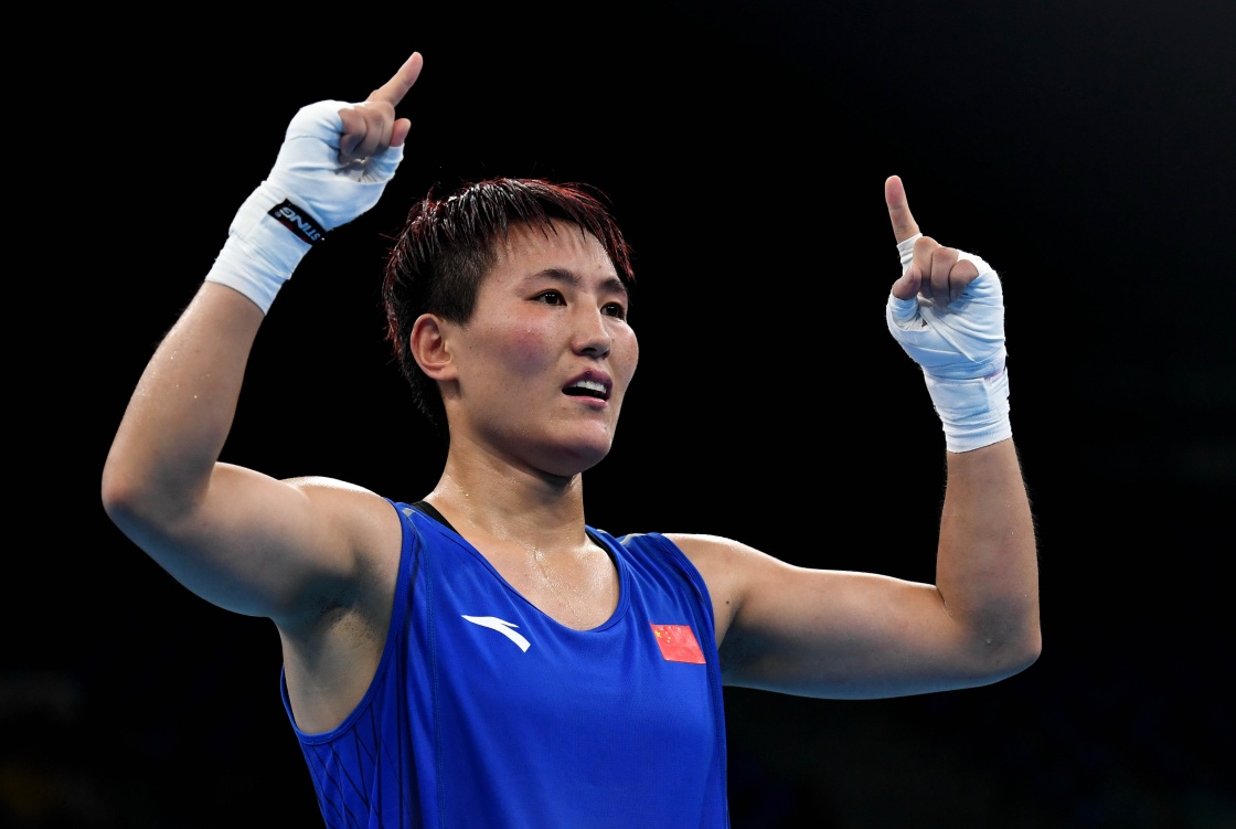 ��ɽŮȭ���������������˾���