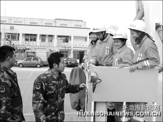 ���϶���ѧ���߽�������ѧϰ����֪ʶ