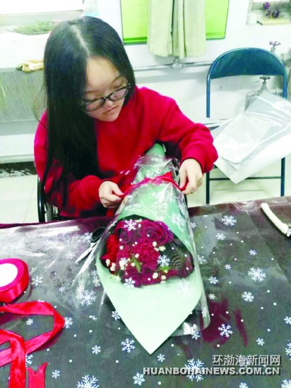 ��ɽ������Ů������ԭ�ֹ��廨���δ�ҵ·