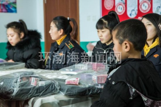 ��ɽ����26·�������ӿ�չ�������ж����ذ�ƶ��ѧ��