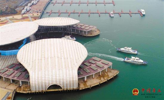 ��ɽ�������ε�С�����οͳ�7���˴�