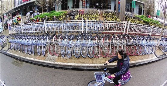 12������������������ɽ����ɫ���У���ͼ��