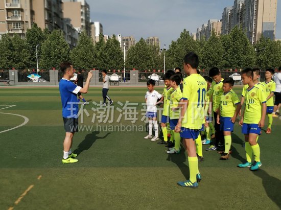 �м���Ա���λؼ���Ϊ��ɽ��С���ԡ������ͱ�(��ͼ)