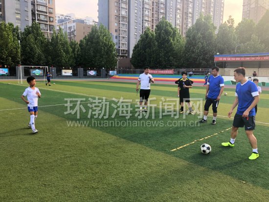 �м���Ա���λؼ���Ϊ��ɽ��С���ԡ������ͱ�(��ͼ)